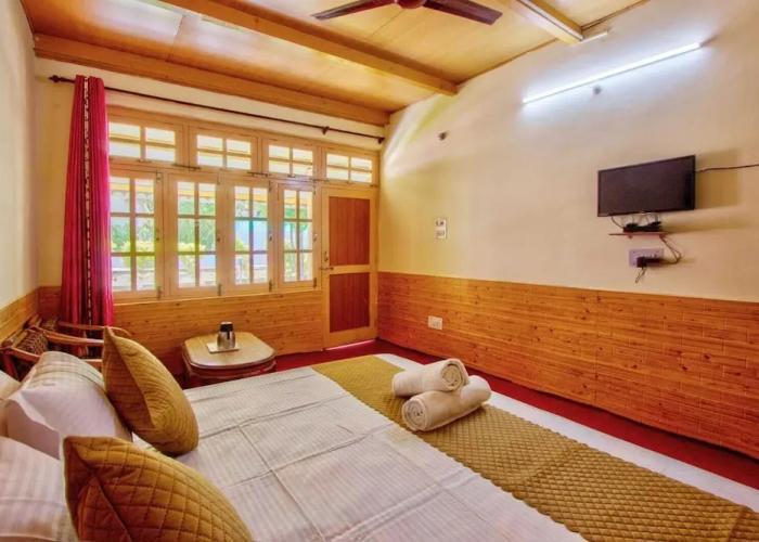 Regal Retreat