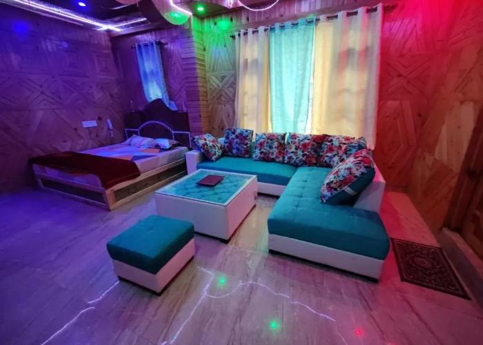 Majestic Mountain Bhaiji Guest House