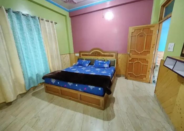 Majestic Mountain Bhaiji Guest House