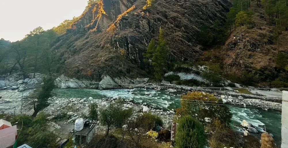 фото Hotel Mid Orchard Kasol (Riverside)
