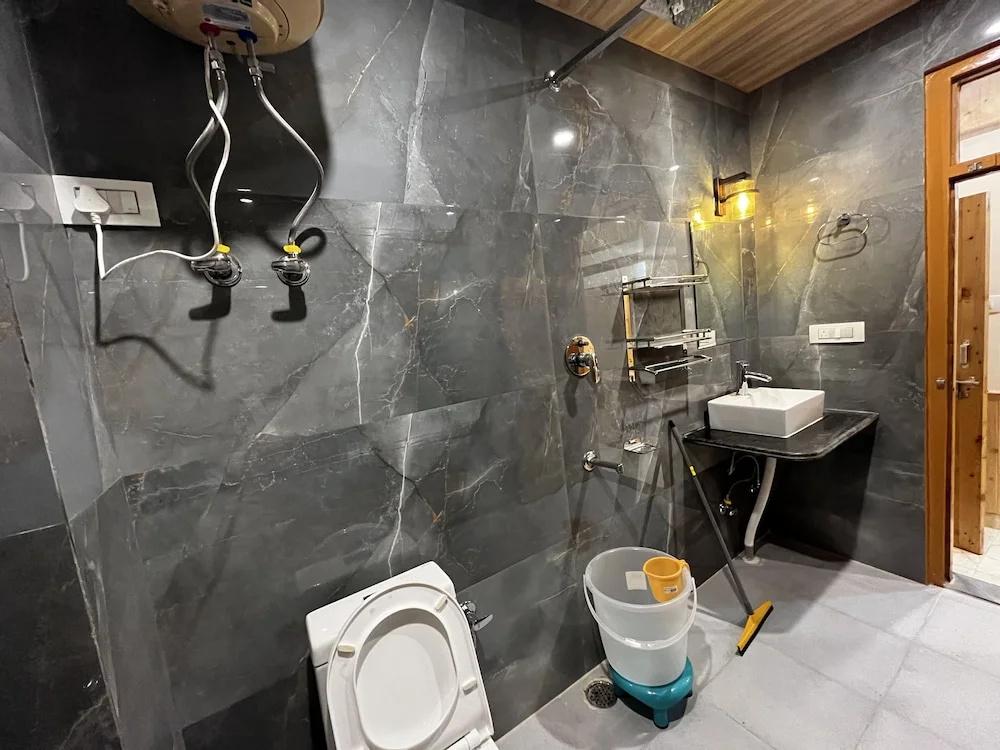 фото Hotel Mid Orchard Kasol (Riverside)