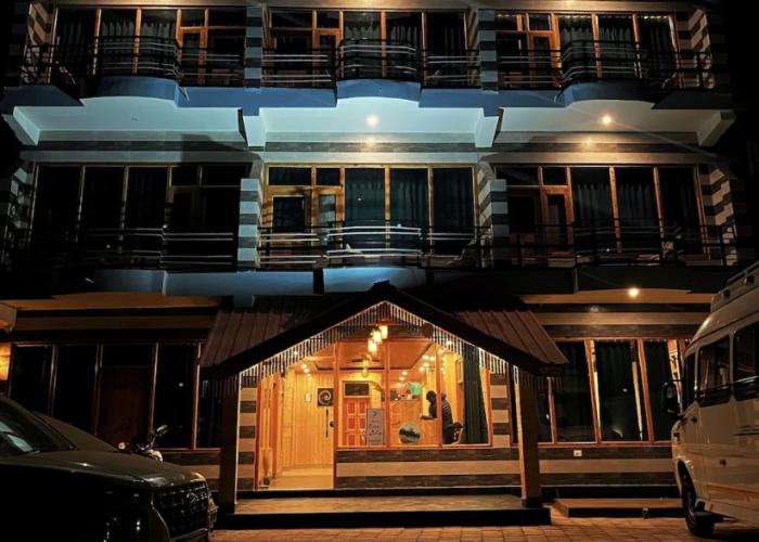 Hotel Mid Orchard Kasol (Riverside)