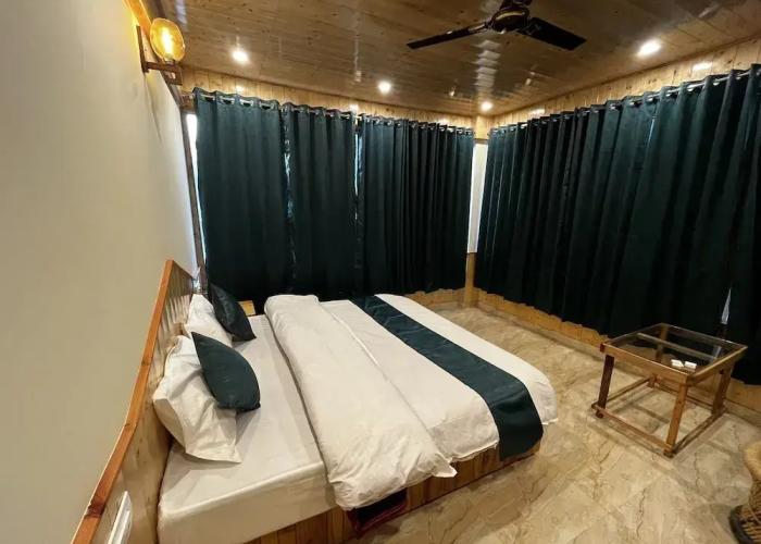 Hotel Mid Orchard Kasol (Riverside)