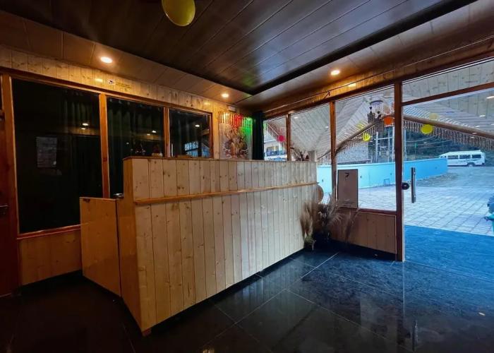 Hotel Mid Orchard Kasol (Riverside)