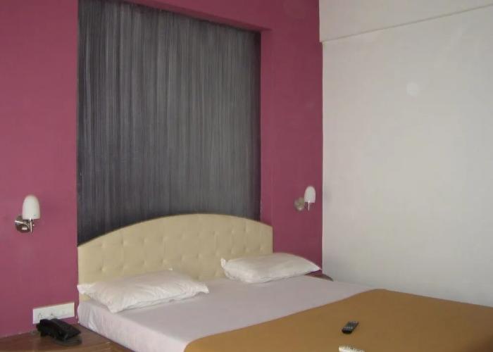 Hotel Sanai Residency