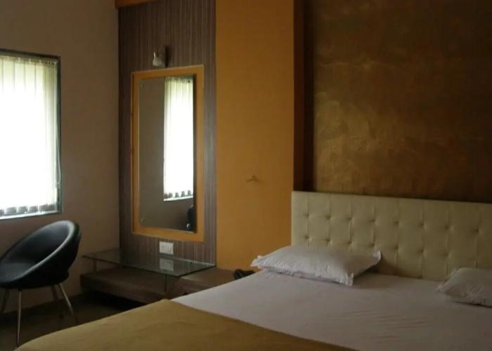 Hotel Sanai Residency