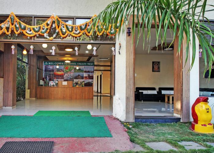 Valley Nest Hotel