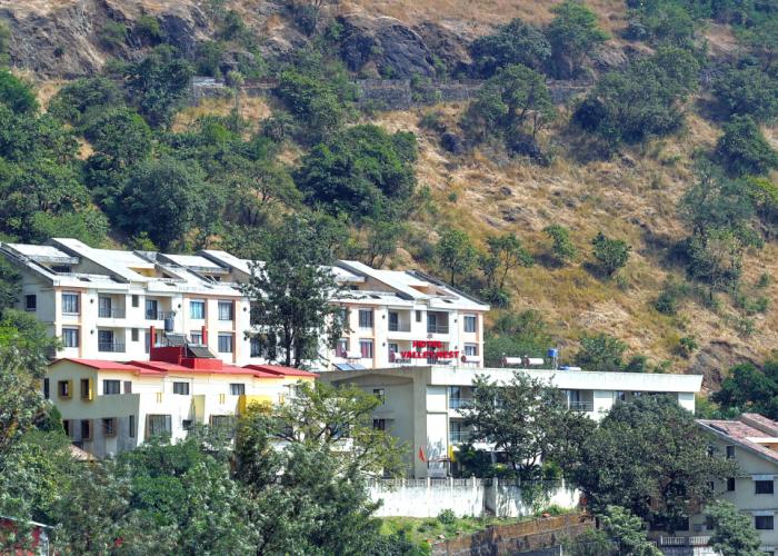 Valley Nest Hotel