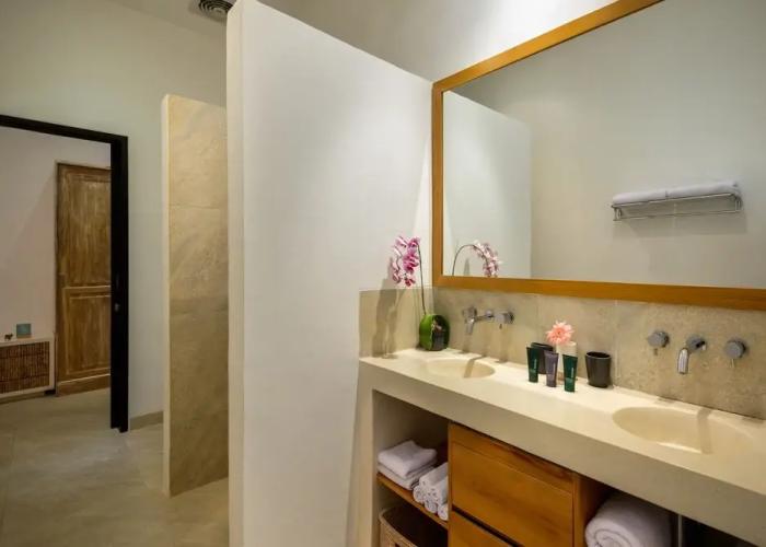 Villa Bloom by Villa Finder