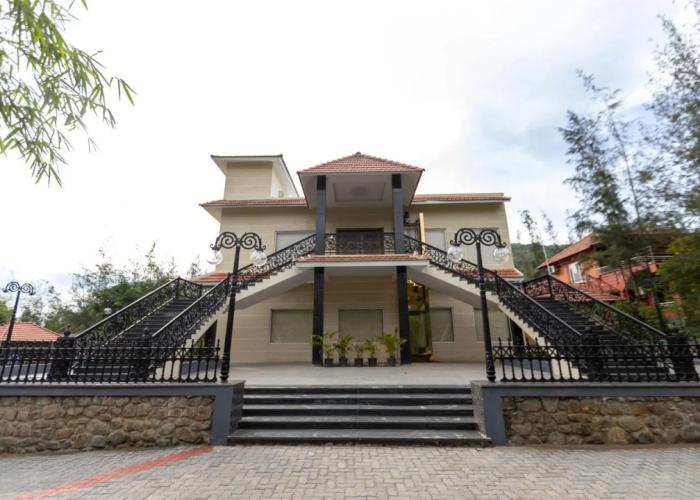 SR Jungle Resort