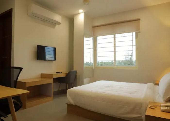 Dreamotel Luxury Suites and Rooms