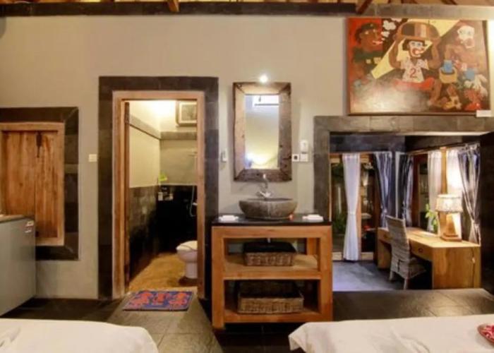 Astuti Gallery Homestay