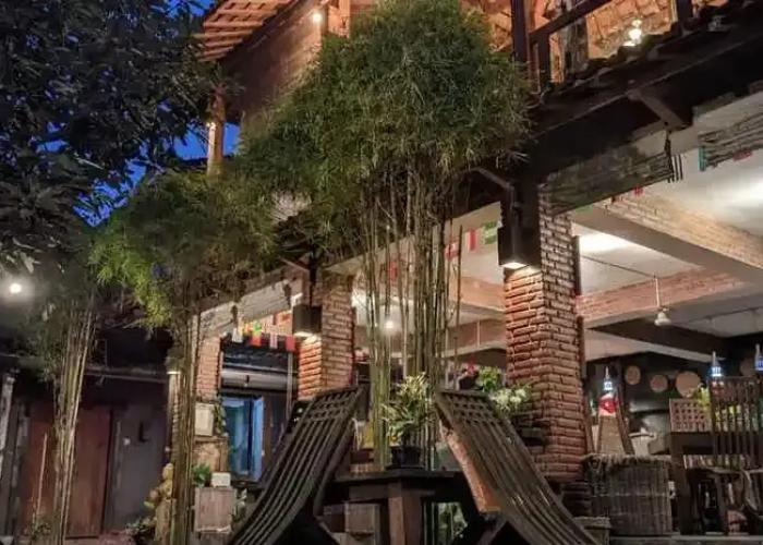 Astuti Gallery Homestay