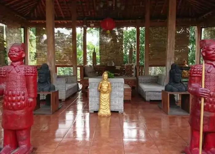 Astuti Gallery Homestay