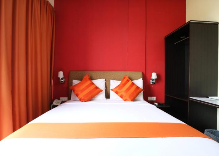 Blitz Hotel Batam Near Sultan Mahmud Ri'ayat Shah Mosque