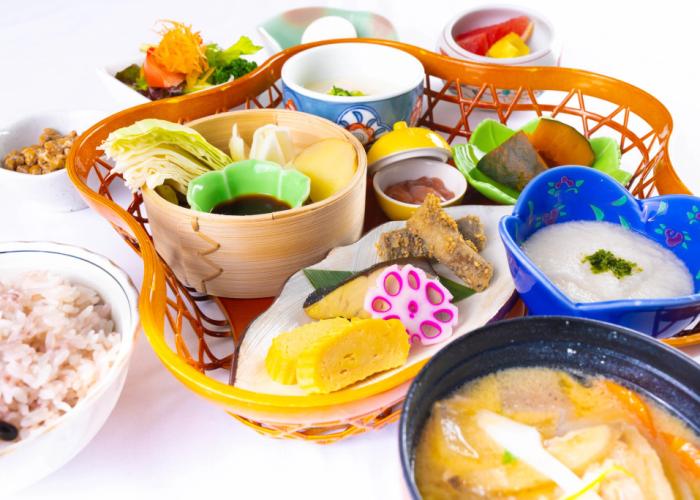 Yuyado Kuttari Onsen Lake Inn