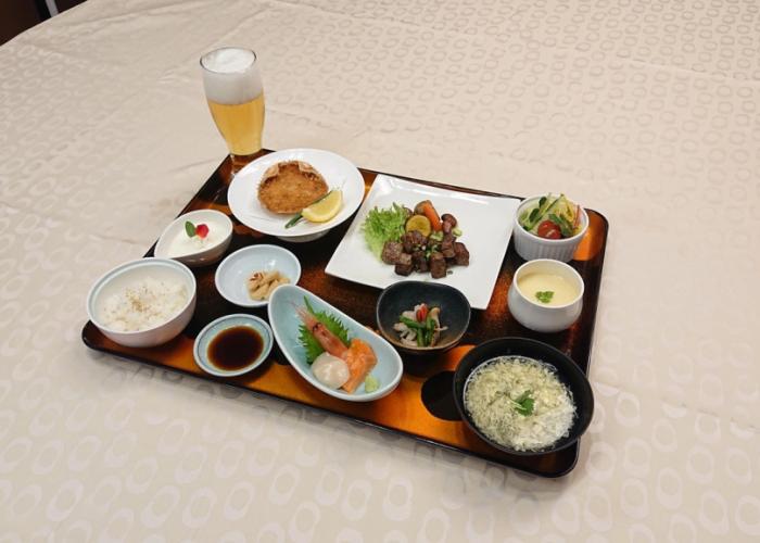 Yuyado Kuttari Onsen Lake Inn