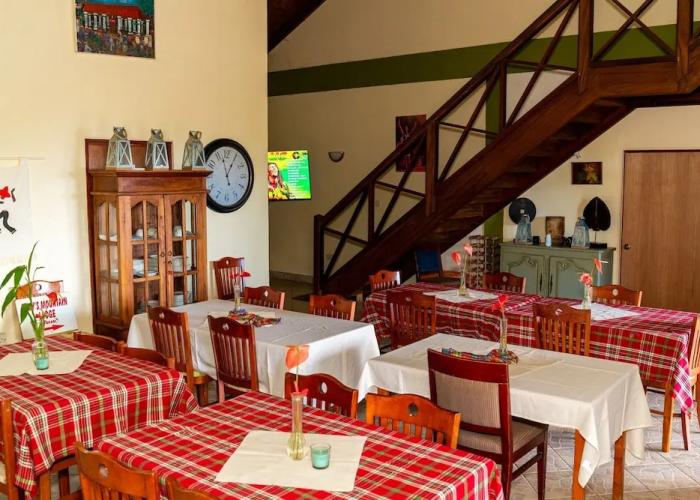 Roxy's Mountain Lodge