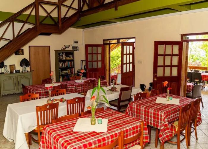 Roxy's Mountain Lodge