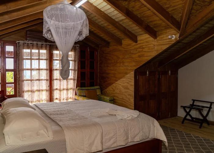 Roxy's Mountain Lodge
