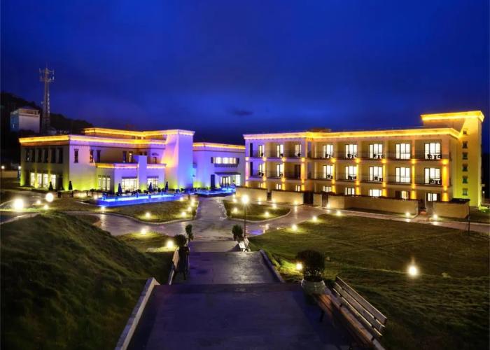 High Mountain Resort Deqin