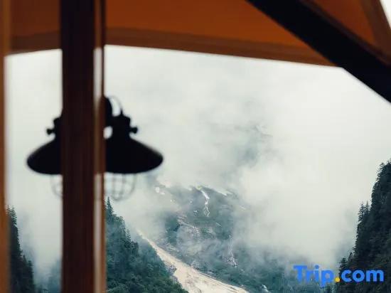 Yubeng Snow Mountain Vow Luxury Tent Hotel