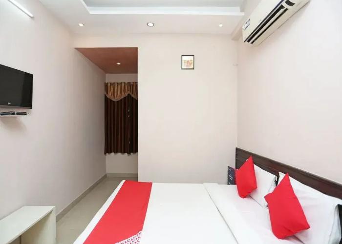 Hotel Regency Square