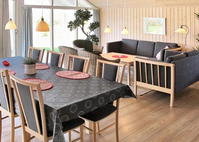 Tranquil Holiday Home in Væggerløse near Sea