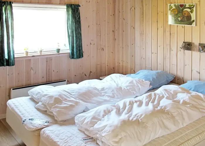 Tranquil Holiday Home in Væggerløse near Sea