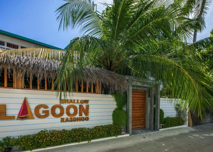 Shallow Lagoon Rasdhoo