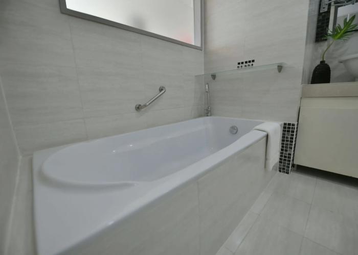 Paseo Premiere Hotel