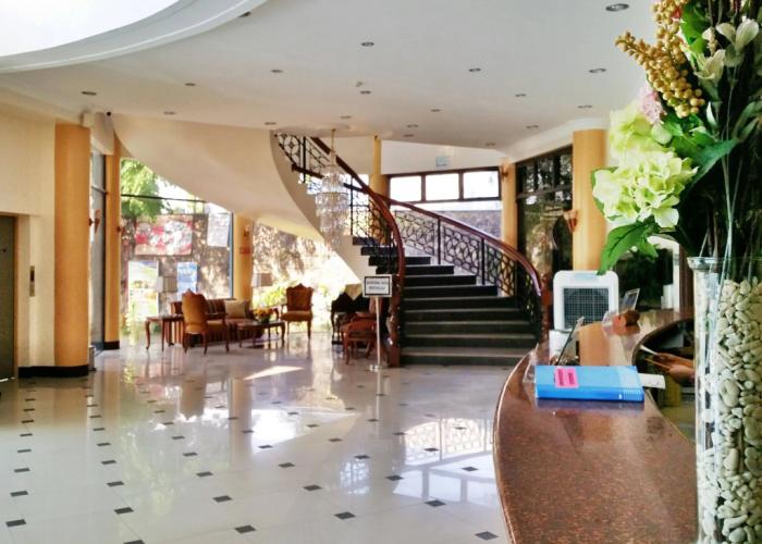 Crown Royale Hotel