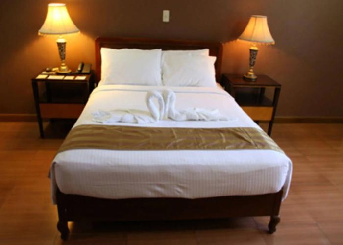 Crown Royale Hotel