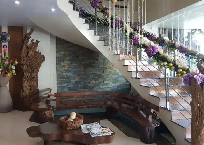 GAP Plaza Hotel