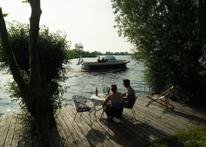 Waterlodge Tomke in Nes