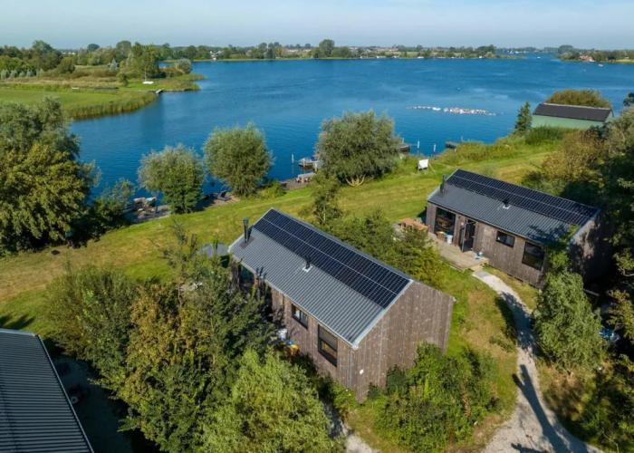 Waterlodge Tomke in Nes