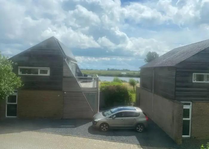 Newly Renovated Holiday Home in Grou