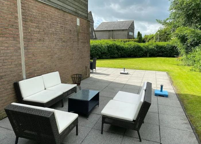 Newly Renovated Holiday Home in Grou