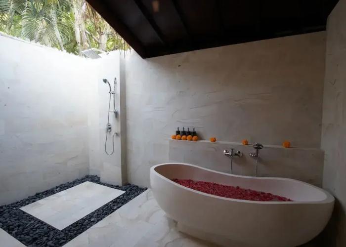 3 BR luxury beachfront with private pool