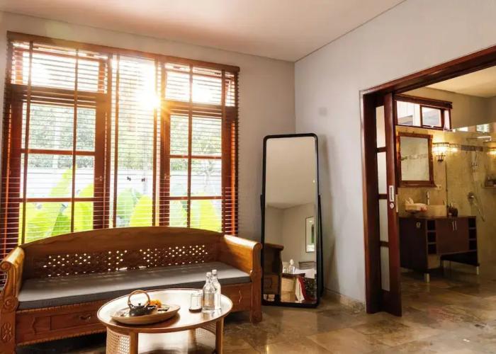 Seaside Oceana Suites by Mahaprana