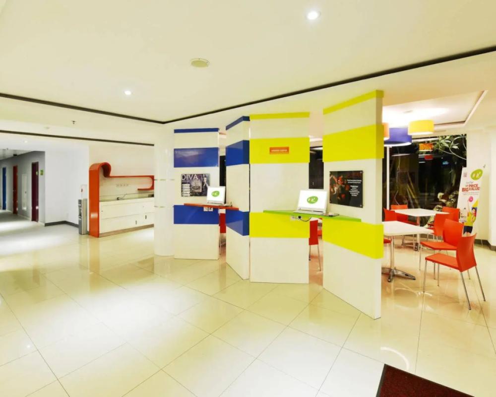 фото Singaraja Hotel