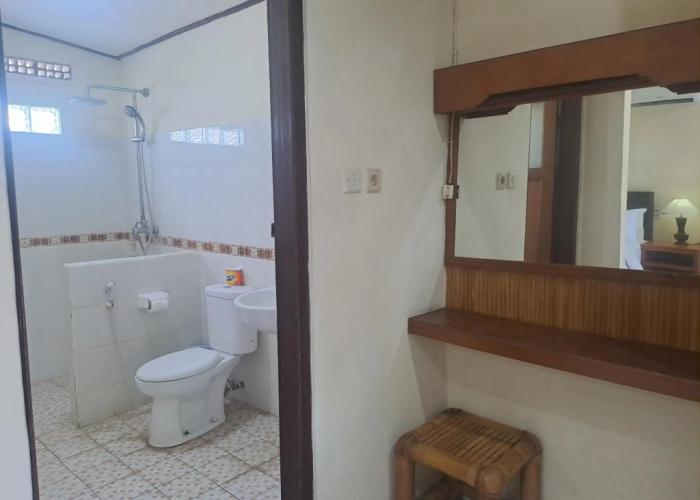 Lovina Beach Hotel