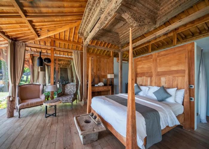 Palatial Wooden Villa, 4br, Lovina