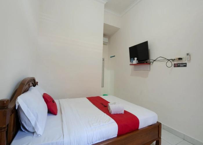 RedDoorz near Buleleng Harbour 2