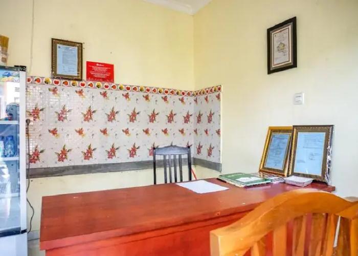 RedDoorz near Buleleng Harbour 2