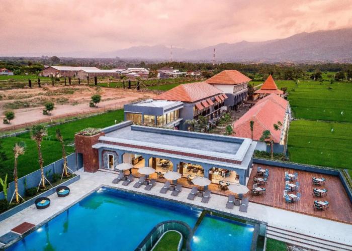 Lovina Beach Club And Resort