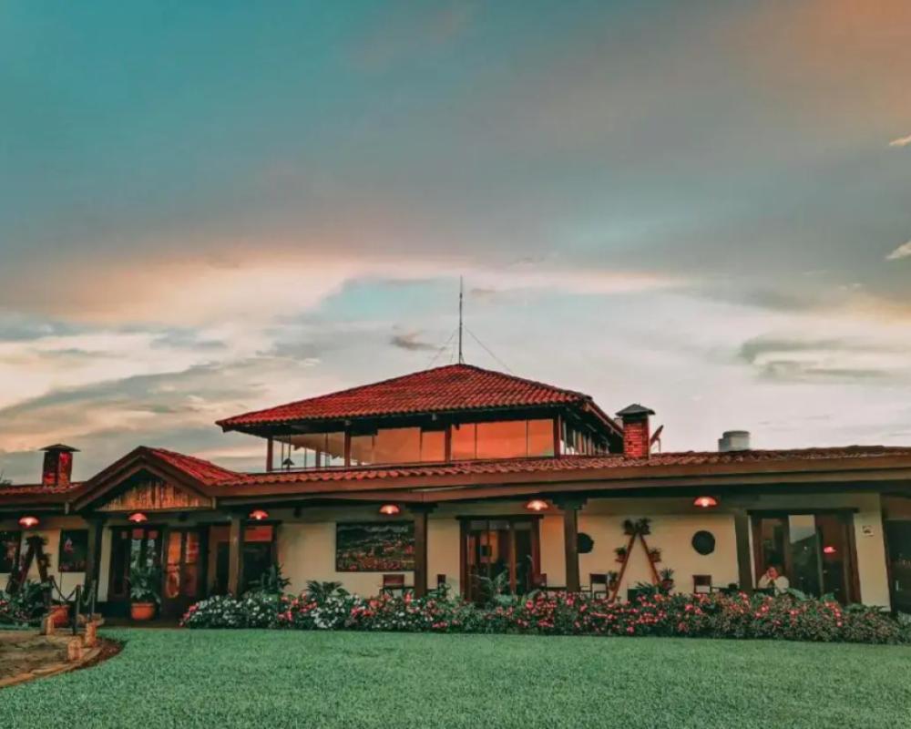 Villa Blanca Cloud Forest Hotel + Retreat