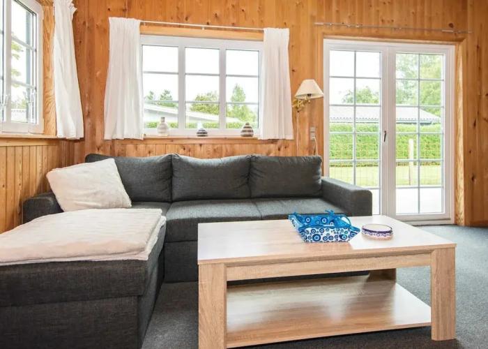 Tranquil Cottage Near Kvie Lake-by Traum