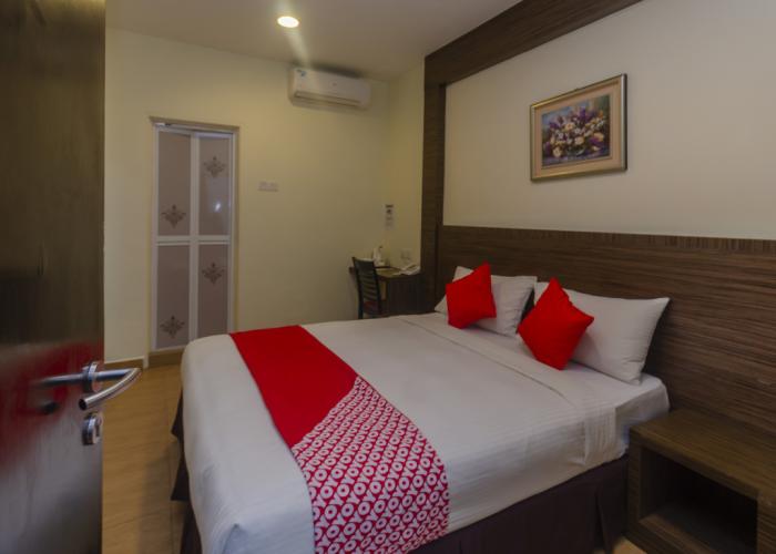 Super OYO 596 The Vintage Hotel