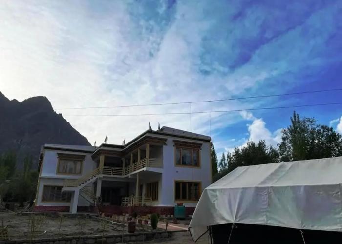 Hotel Nubra Delight and Camps